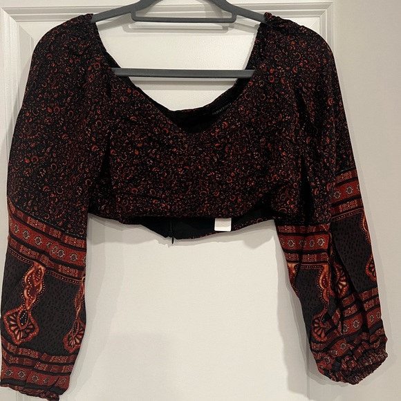 Olivaceous Off the Shoulder CropTop - Picture 2 of 4